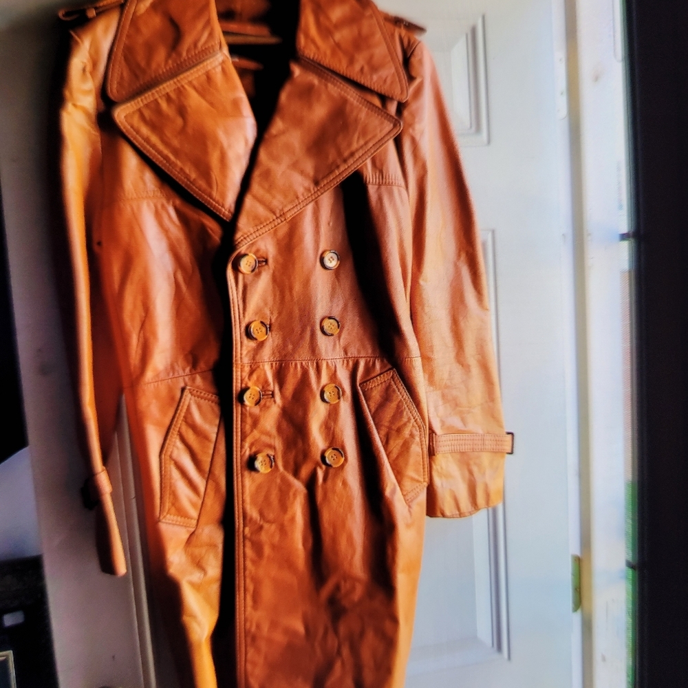 Men's Double-Breasted Tan Leather Trench Coat - Picture 2 of 16